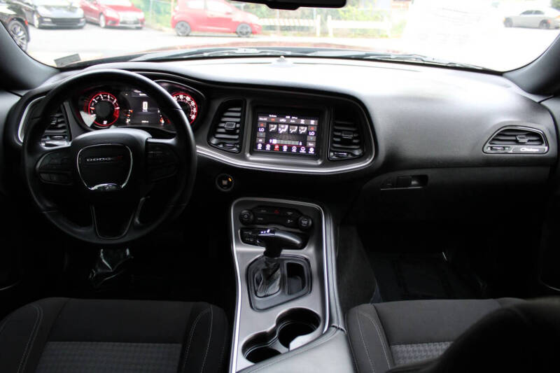 2022 Dodge Challenger SXT