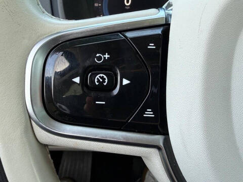 2023 Volvo XC90 B6 Plus Bright Theme 7P