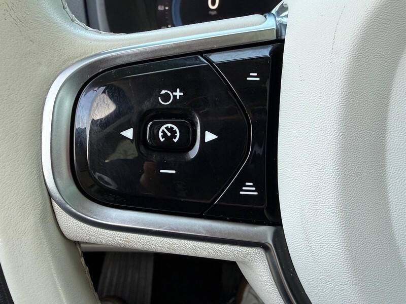 2023 Volvo XC90 B6 Plus Bright Theme 7P