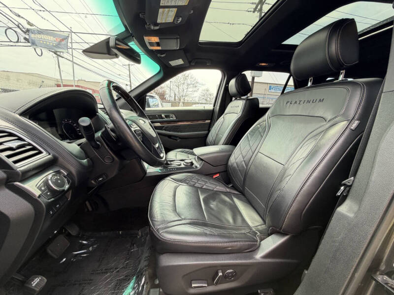2017 Ford Explorer Platinum