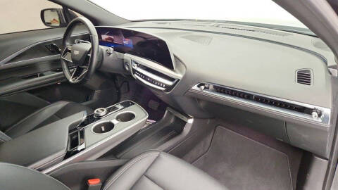 2024 Cadillac LYRIQ Sport 1