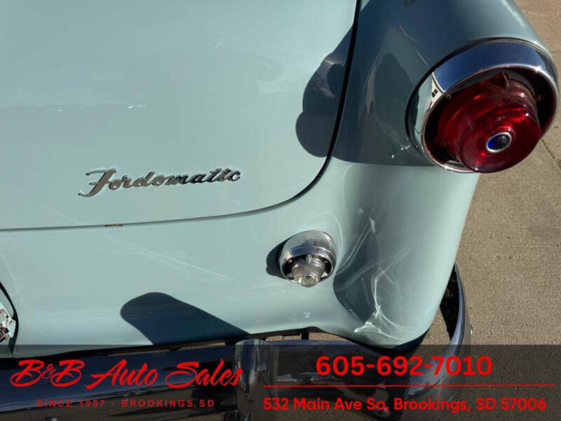 1952 Ford Crestline