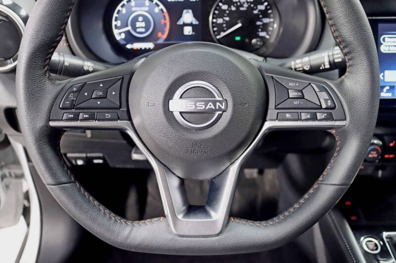 2023 Nissan Kicks SR