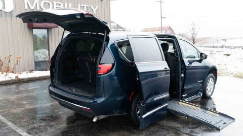 2024 Chrysler Pacifica Touring