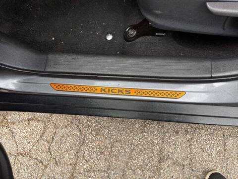 2019 Nissan Kicks SR