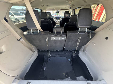 2017 Chrysler Pacifica Touring-L Plus