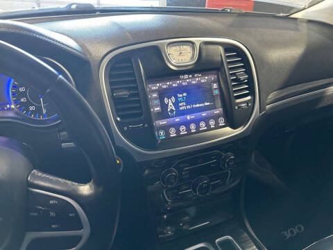 2017 Chrysler 300 Limited