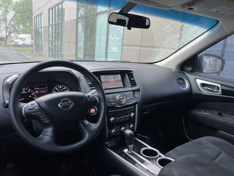 2014 Nissan Pathfinder SV