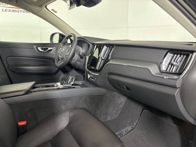 2023 Volvo XC60 B5 Core