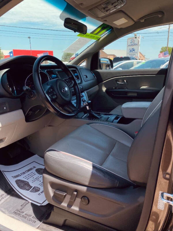 2017 Kia Sedona LX
