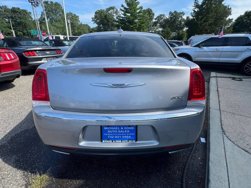 2016 Chrysler 300 C