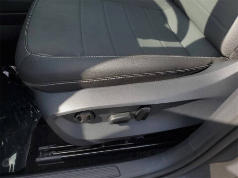 2024 Volkswagen Taos SE 4Motion