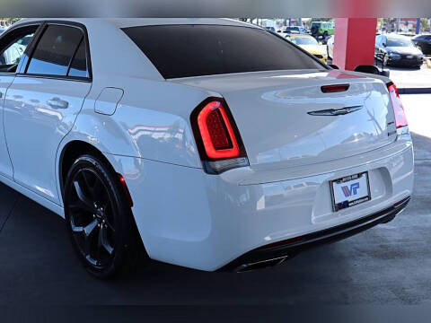 2021 Chrysler 300