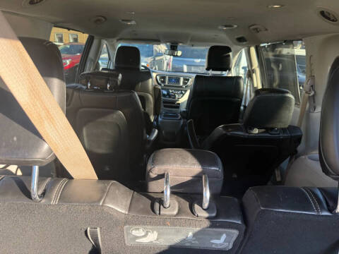 2020 Chrysler Voyager LXi