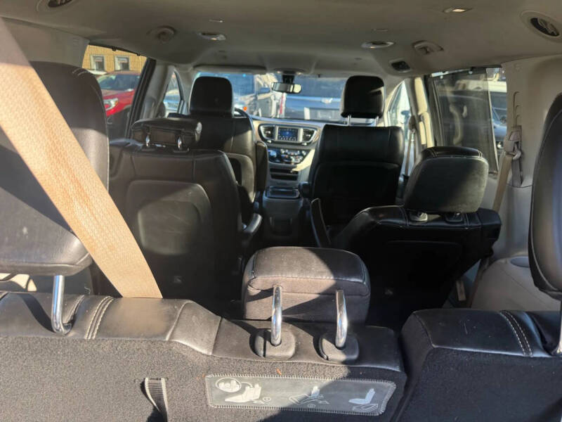 2020 Chrysler Voyager LXi