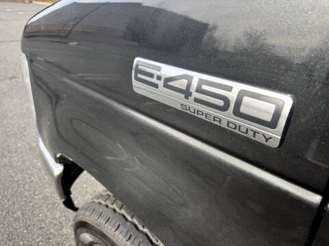 2017 Ford E-Series E-450 SD