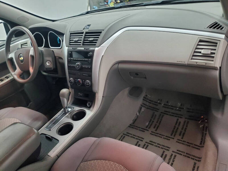 2011 Chevrolet Traverse LS