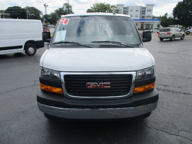 2024 GMC Savana 2500