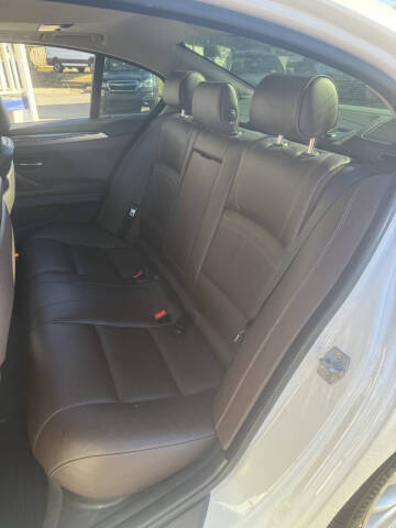 2016 BMW 5 Series 528i