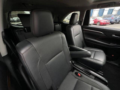 2016 Toyota Highlander Limited Platinum