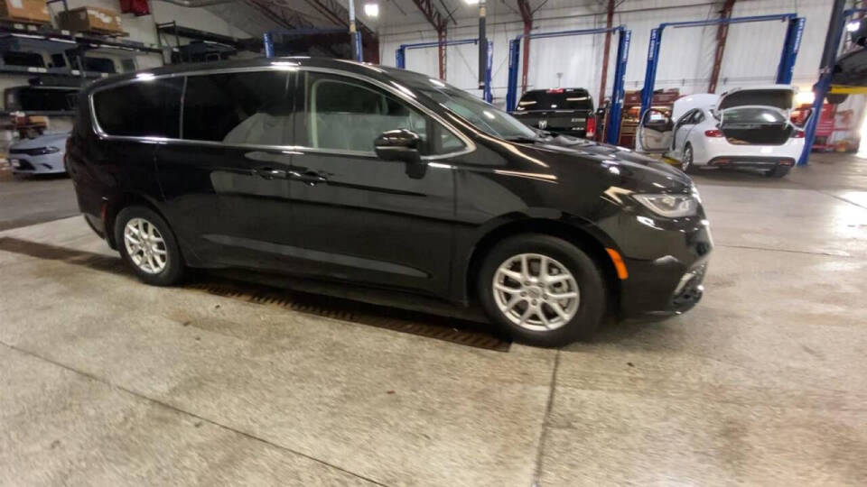 2023 Chrysler Pacifica for sale at Victoria Auto Sales in Victoria, MN