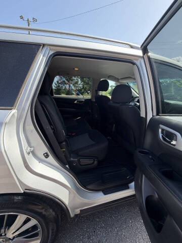 2018 Nissan Pathfinder SV