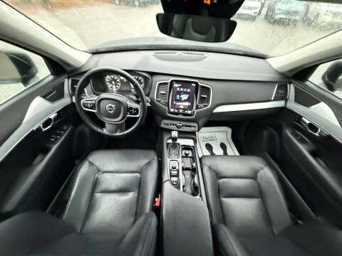 2016 Volvo XC90 T5 Momentum