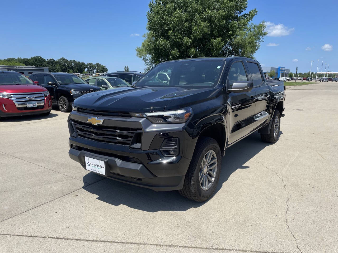 2024 Chevrolet Colorado LT photo 3