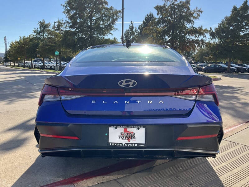 2025 Hyundai Elantra SEL Convenience