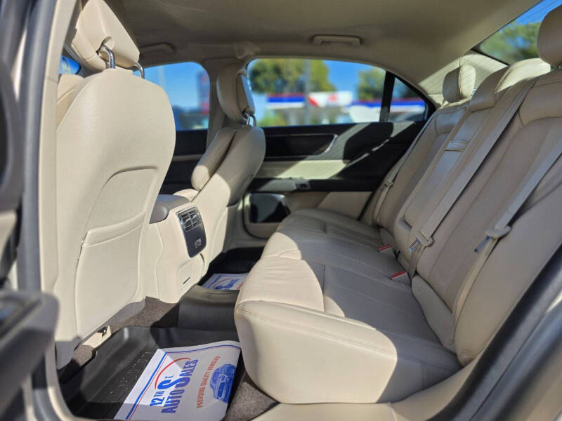 2017 Lincoln Continental Select