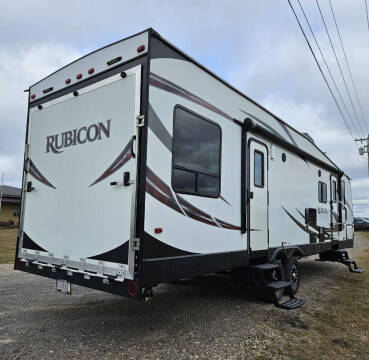 2017 Dutchmen Rubicon 3300 Toy Hauler