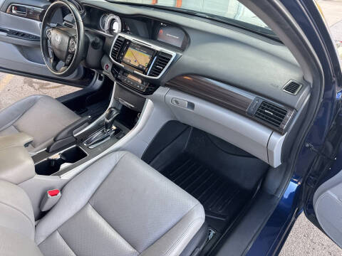 2017 Honda Accord EX-L w/Navi w/Honda Sensing