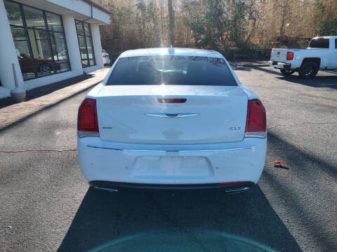 2017 Chrysler 300 Limited