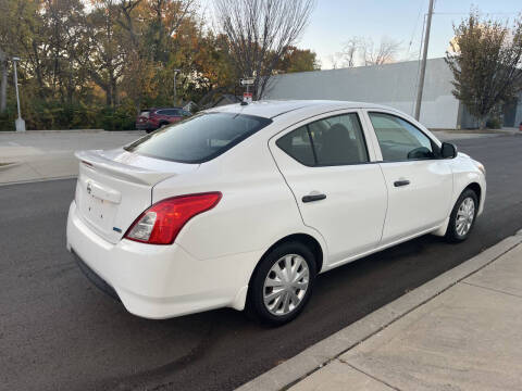 2015 Nissan Versa 1.6 S Plus