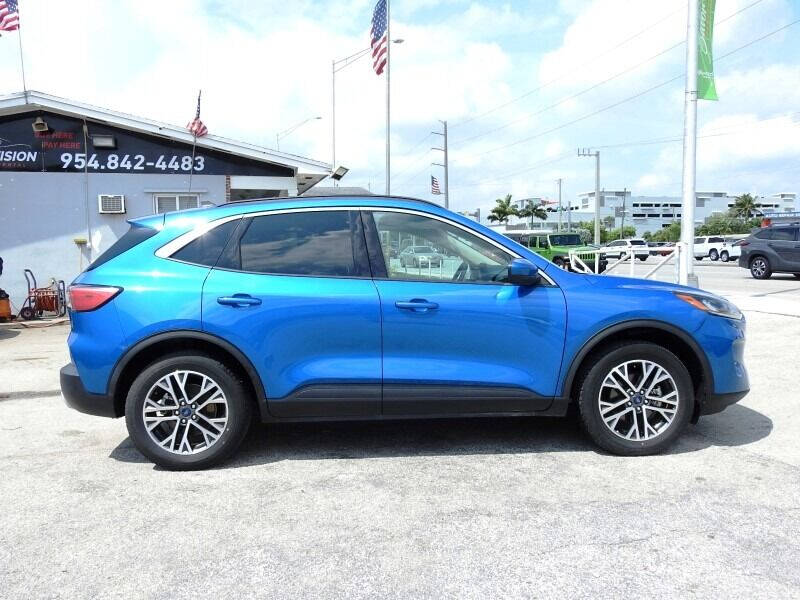 2020 Ford Escape SUV / Crossover - $20,900