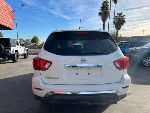 2017 Nissan Pathfinder S
