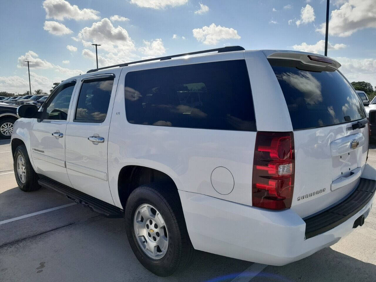 2009 Chevrolet Suburban  - $5,950