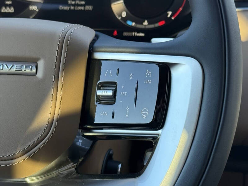 2025 Land Rover Range Rover P400 SE