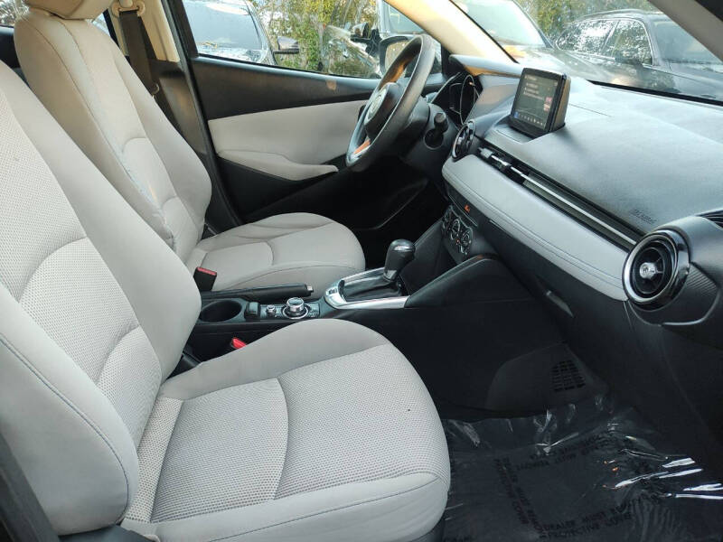 2019 Toyota Yaris LE