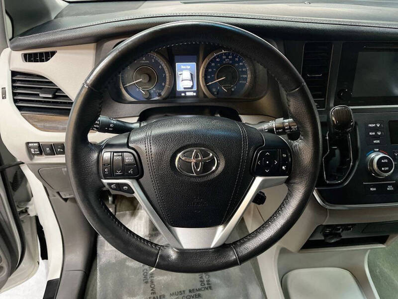 2017 Toyota Sienna