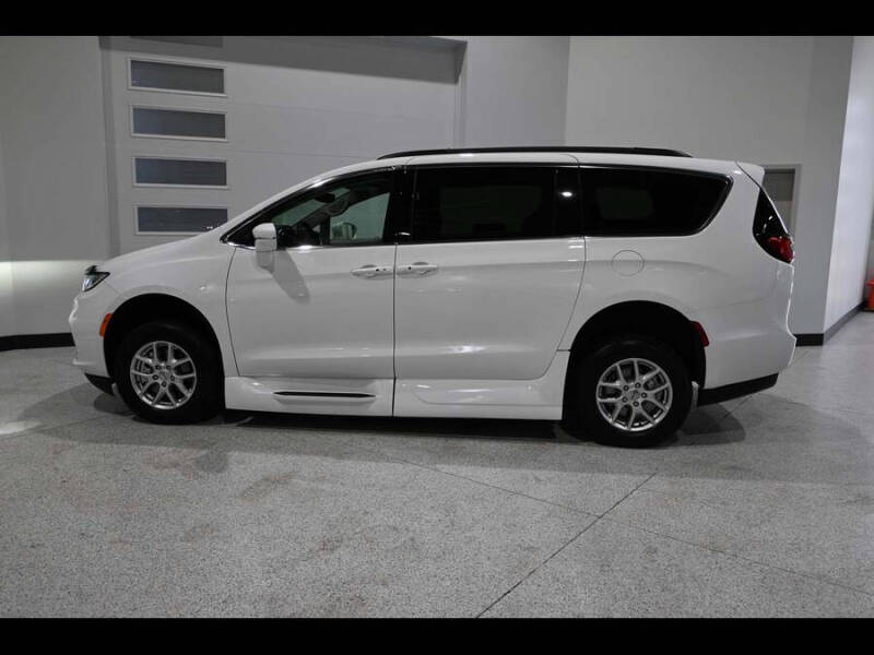 2022 Chrysler Pacifica Touring L