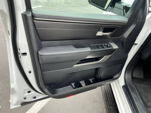 2025 Toyota Sequoia SR5