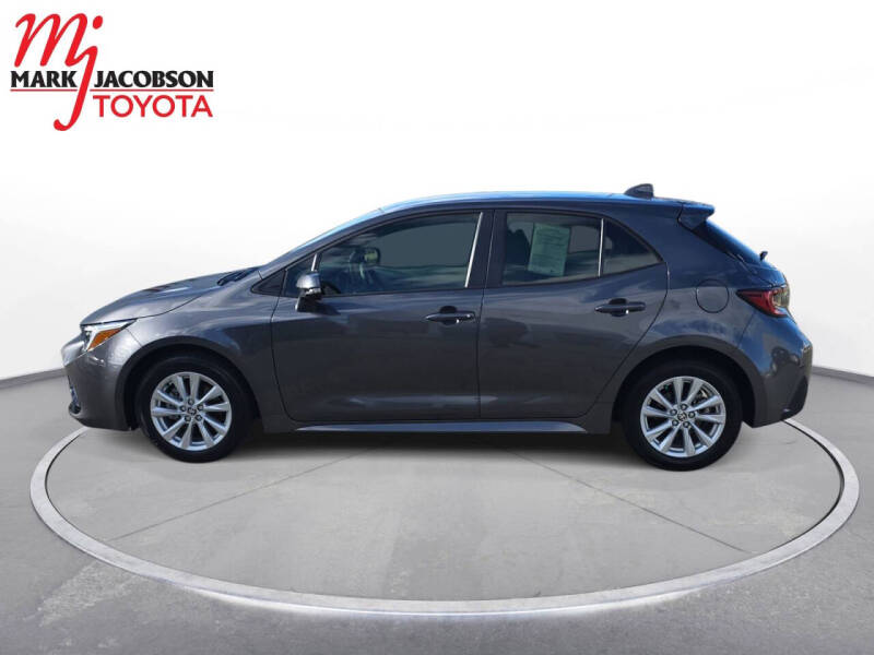 2025 Toyota Corolla Hatchback SE