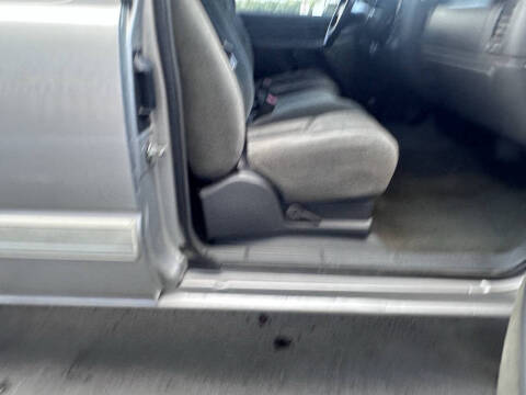 2004 Chevrolet Silverado 1500 LS