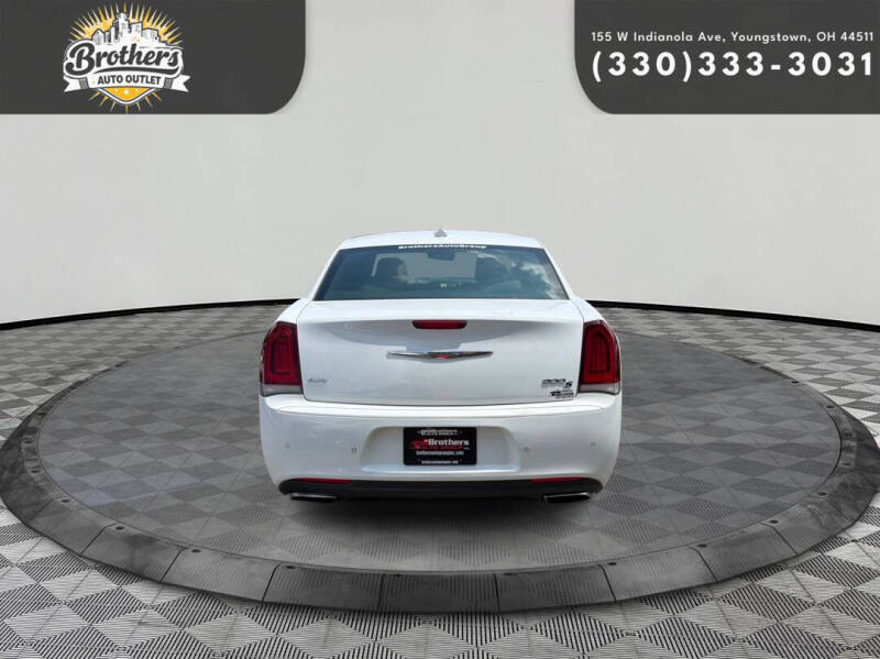 2016 Chrysler 300