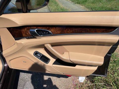 2014 Porsche Panamera 4
