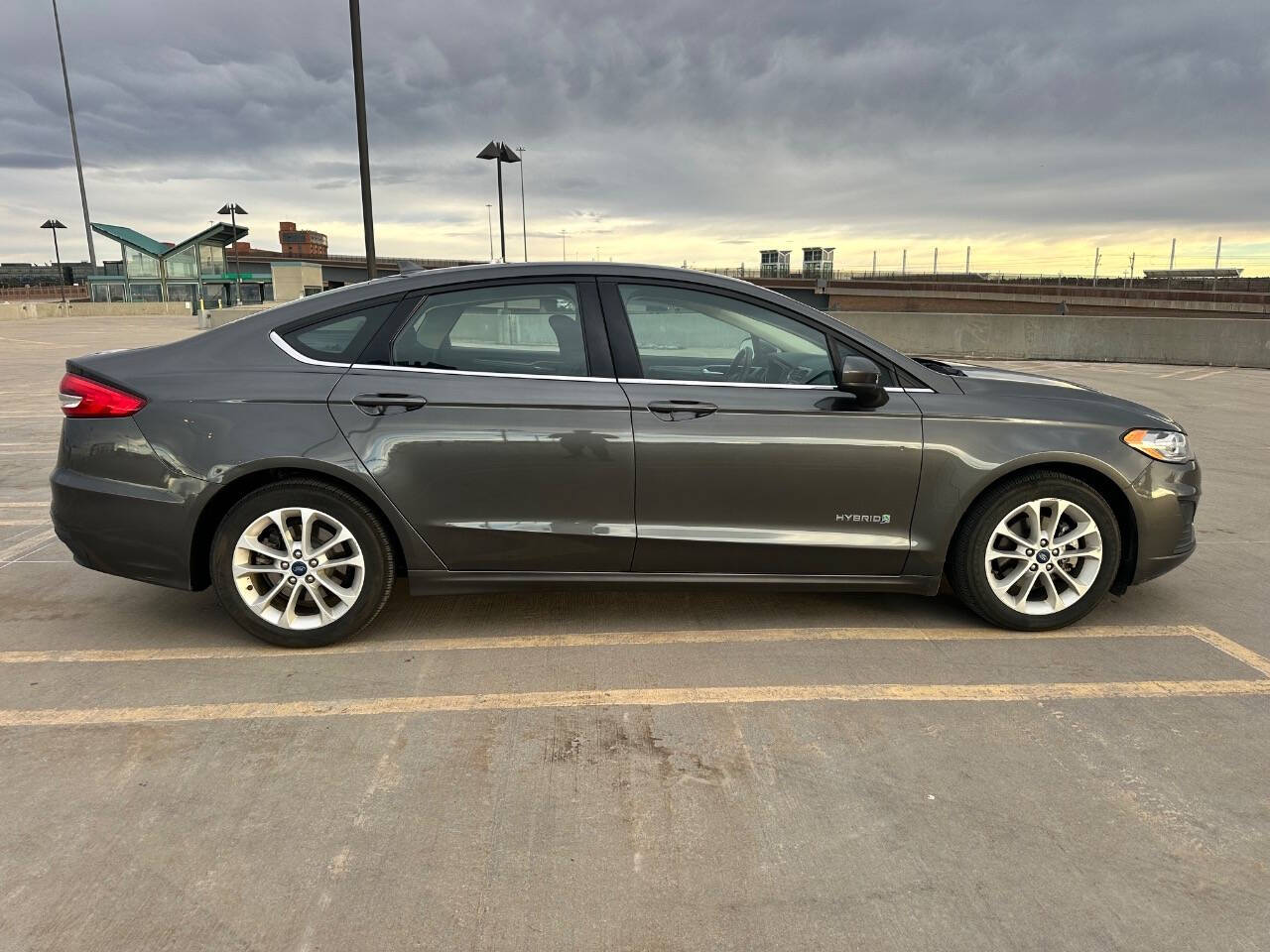 2019 Ford Fusion Hybrid SE photo 12