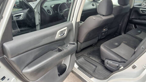 2020 Nissan Pathfinder SV