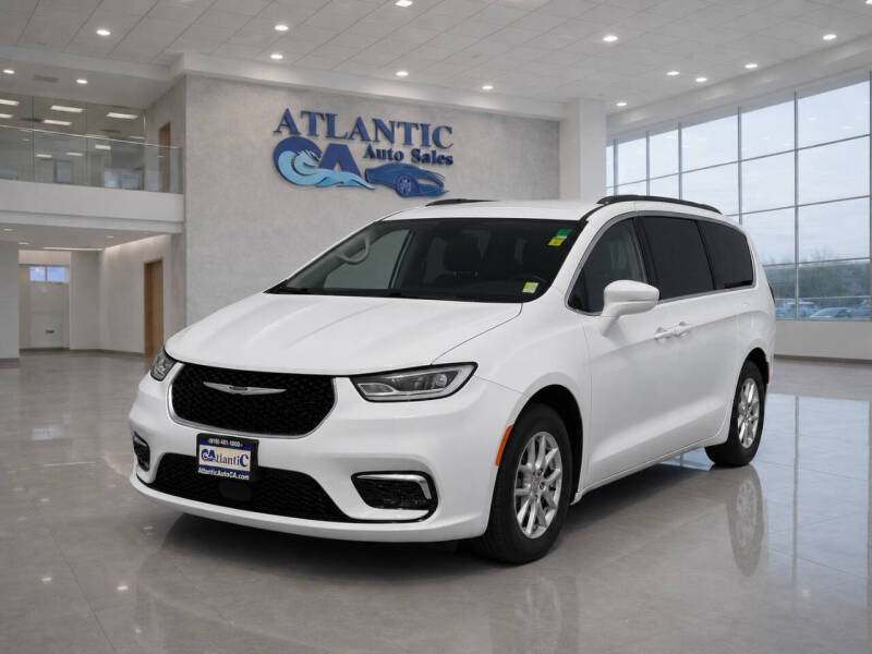 2021 Chrysler Pacifica Touring L's photo