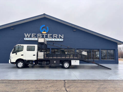 2017 Hino Landscape Truck